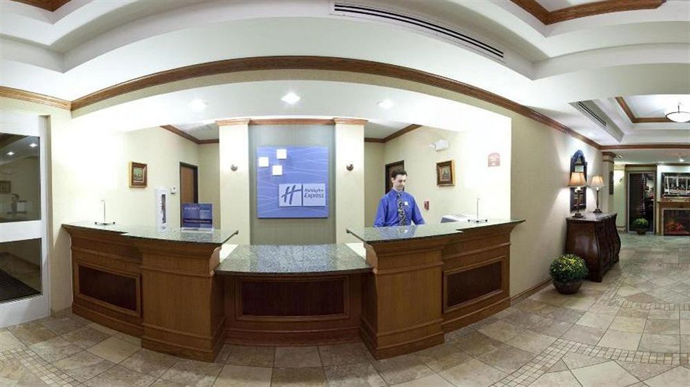 فندق هوليداي إن إكسبريس مينيرال ويلز باركرسبورغ المظهر الخارجي الصورة